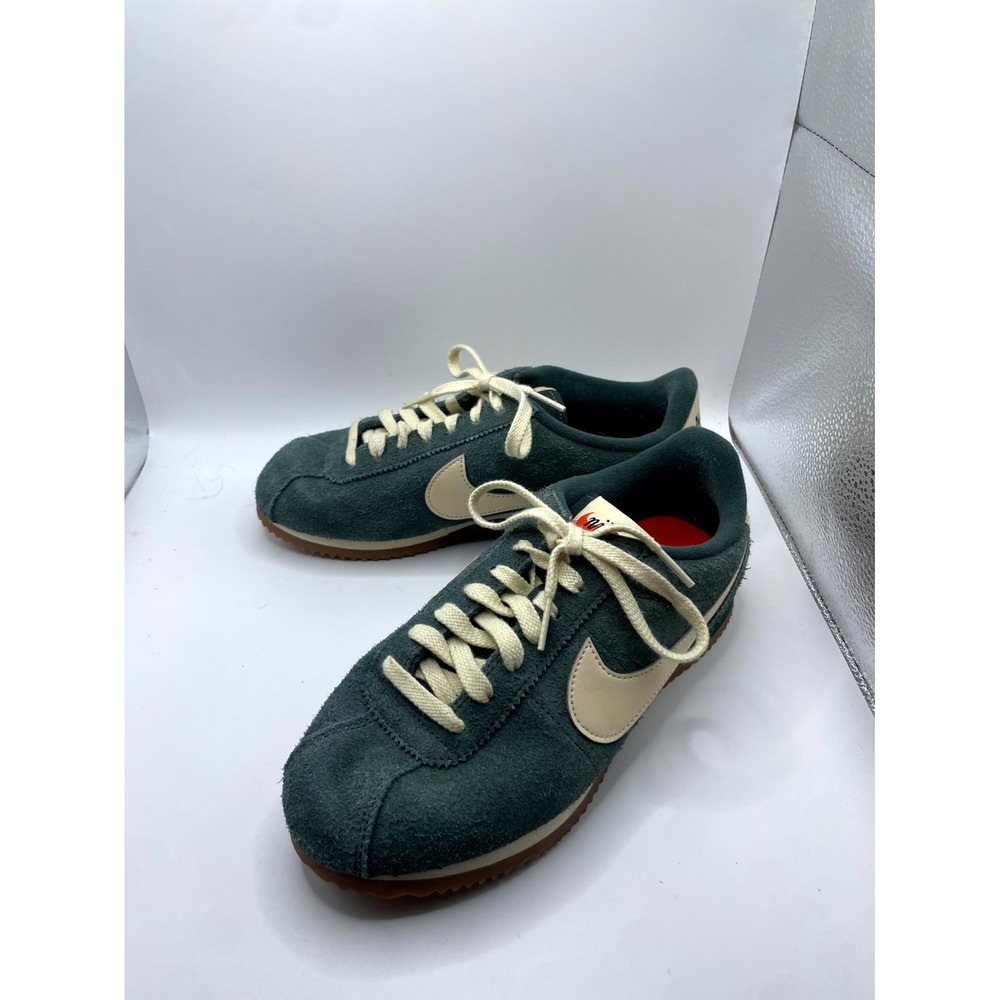 Nike Cortez Vintage FJ2530-301 Womens US 7.5 Running Shoes Green Gum Sneakers